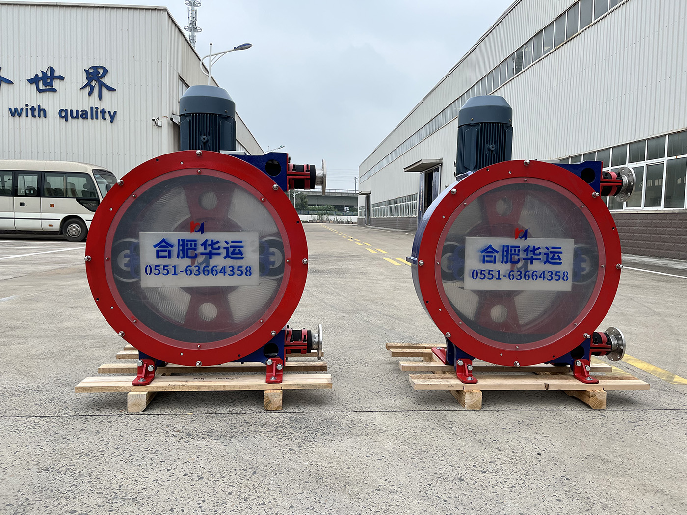 華運機械兩臺高壓定制軟管泵成功進軍鋰電市場，展現中國智造硬核實力